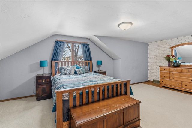 1021 ROYAL BOULEVARD, Green Bay, WI 54303