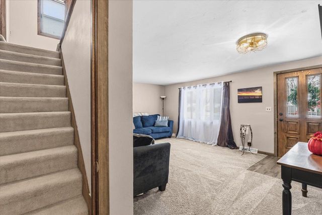 1021 ROYAL BOULEVARD, Green Bay, WI 54303