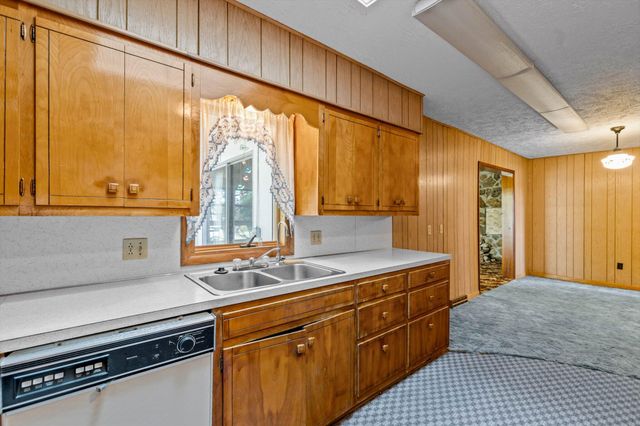 8903-3 General Baptist Road, Mountain Grove, MO 65711