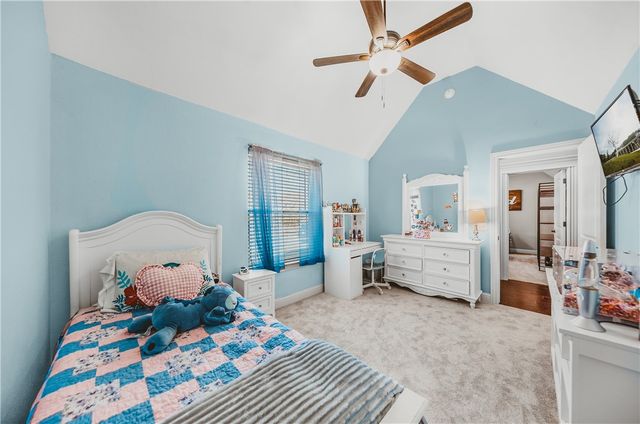 3301 Stonepoint Avenue, Bentonville, AR 72713