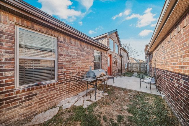 3301 Stonepoint Avenue, Bentonville, AR 72713