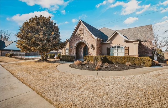 3301 Stonepoint Avenue, Bentonville, AR 72713