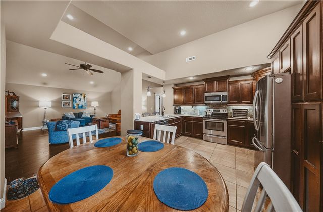 3301 Stonepoint Avenue, Bentonville, AR 72713