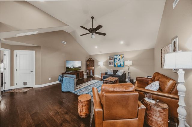 3301 Stonepoint Avenue, Bentonville, AR 72713