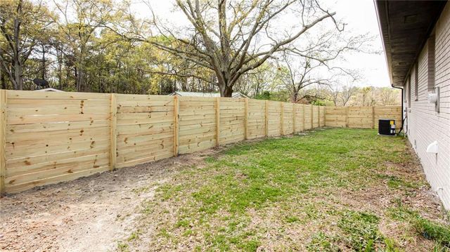 1318 Needmore Street SW, Conyers, GA 30012