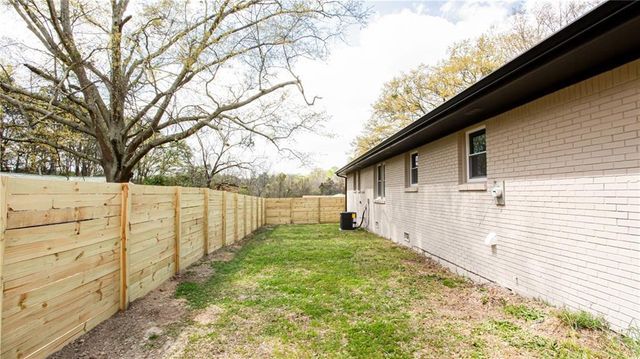 1318 Needmore Street SW, Conyers, GA 30012