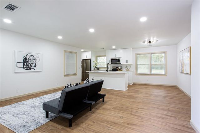 1318 Needmore Street SW, Conyers, GA 30012