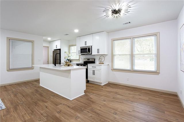 1318 Needmore Street SW, Conyers, GA 30012