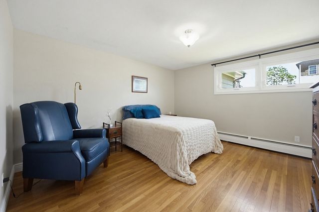 377 Kenyon Ave, Pawtucket, RI 02861