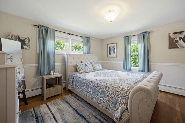 377 Kenyon Ave, Pawtucket, RI 02861