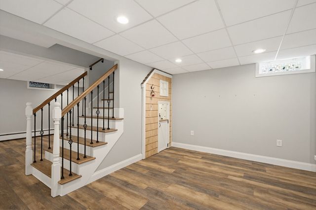 377 Kenyon Ave, Pawtucket, RI 02861