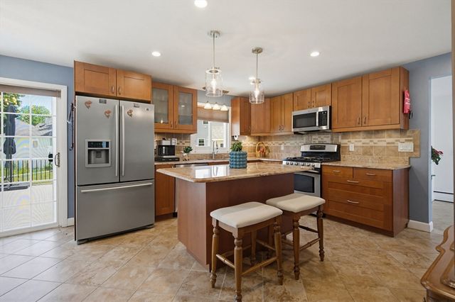 377 Kenyon Ave, Pawtucket, RI 02861