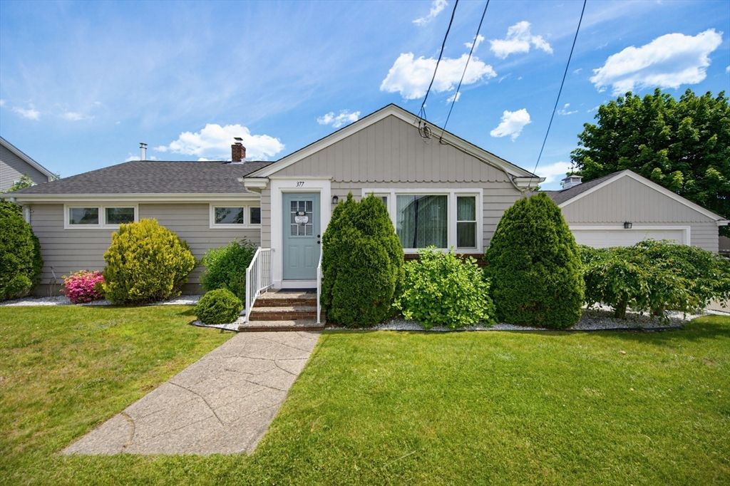 377 Kenyon Ave, Pawtucket, RI 02861