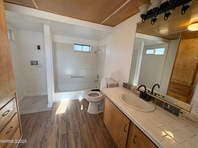 5884 Leon Drive, Sun Valley, NV 89433