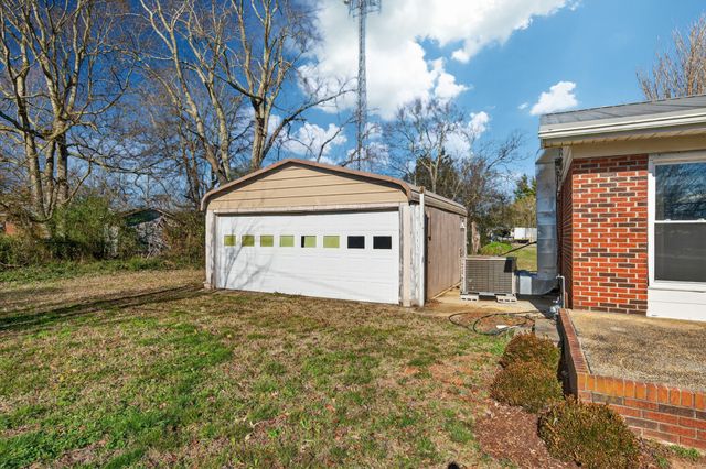 8 Prospect Rd, Fayetteville, TN 37334