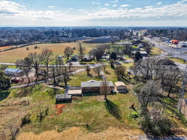 8 Prospect Rd, Fayetteville, TN 37334