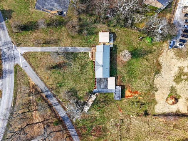 8 Prospect Rd, Fayetteville, TN 37334