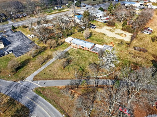 8 Prospect Rd, Fayetteville, TN 37334