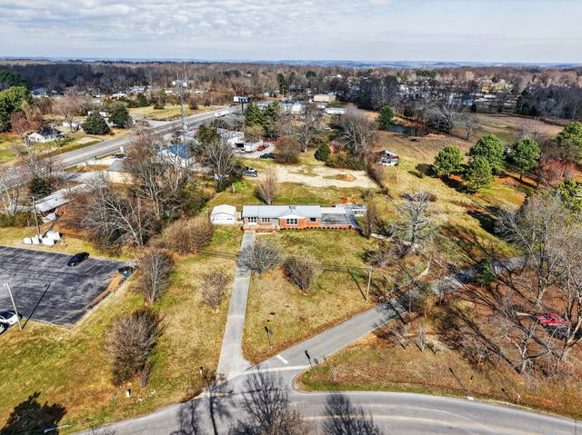 8 Prospect Rd, Fayetteville, TN 37334