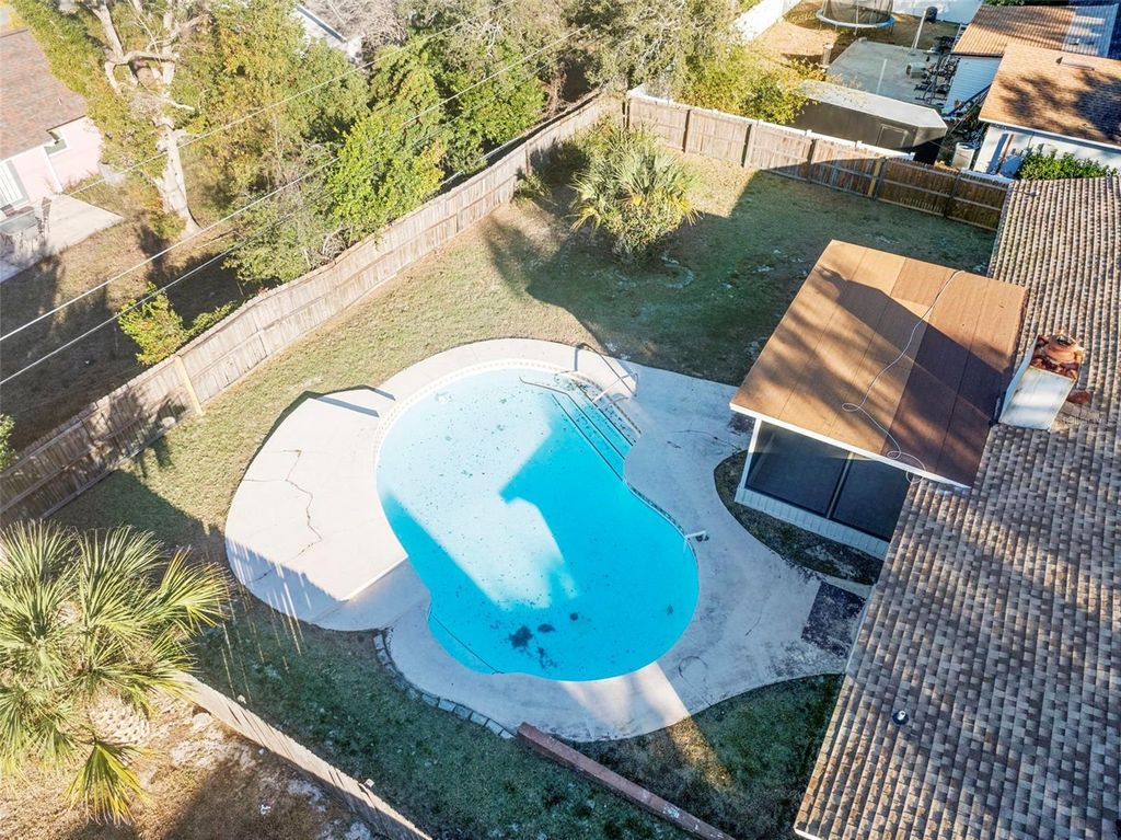 Image 11 of property listing at 4044 ROSE PETAL LANE, Orlando, FL 32808