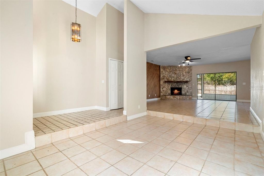 Image 15 of property listing at 4044 ROSE PETAL LANE, Orlando, FL 32808