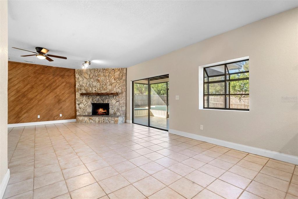 Image 21 of property listing at 4044 ROSE PETAL LANE, Orlando, FL 32808