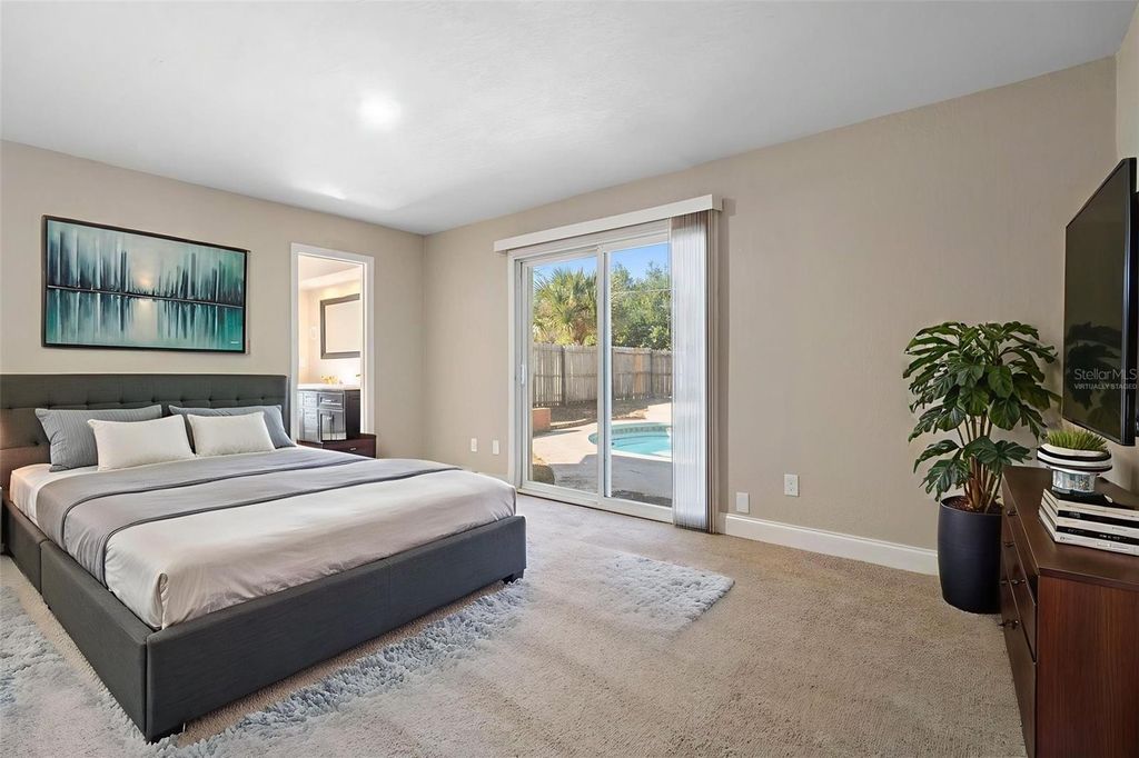 Image 28 of property listing at 4044 ROSE PETAL LANE, Orlando, FL 32808