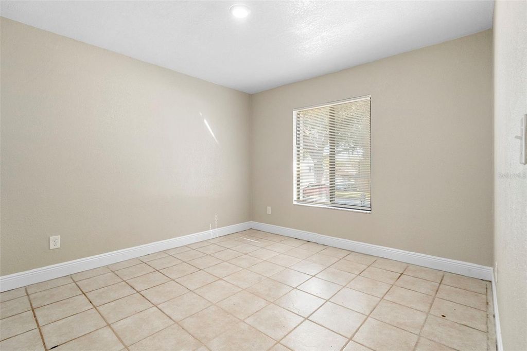 Image 38 of property listing at 4044 ROSE PETAL LANE, Orlando, FL 32808