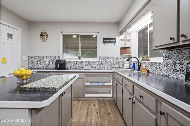 5136 NATHAN HALE Road, Jacksonville, FL 32221