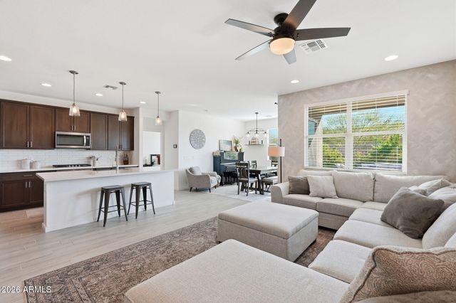 34215 N TWINTIP Lane, San Tan Valley, AZ 85144