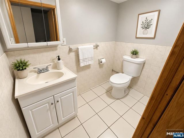 21 Summer Street, Lodi, NJ 07644