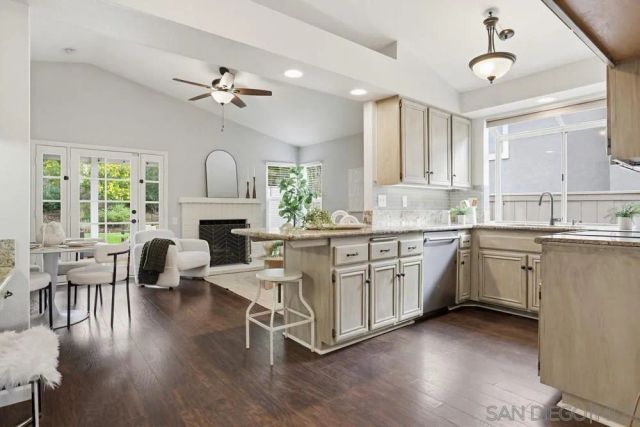 2246 Shadyridge Ave, Escondido, CA 92029