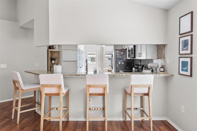 3323 W PINE STREET, Tampa, FL 33607