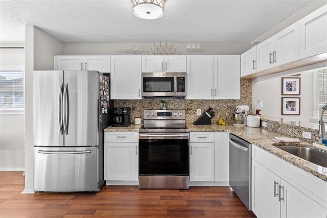 3323 W PINE STREET, Tampa, FL 33607