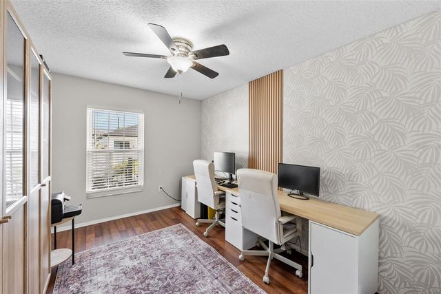 3323 W PINE STREET, Tampa, FL 33607