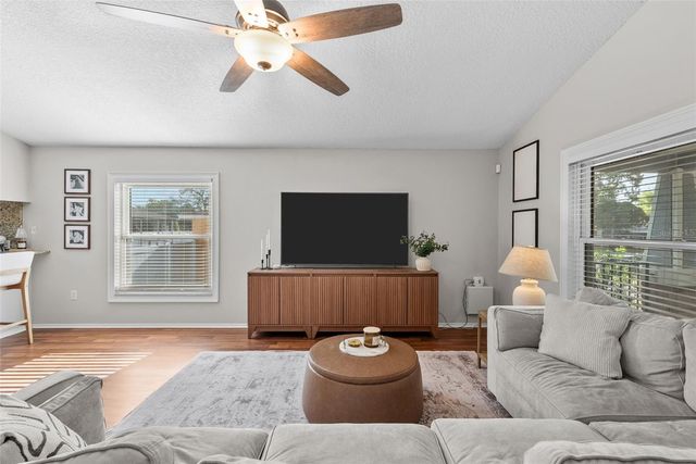 3323 W PINE STREET, Tampa, FL 33607