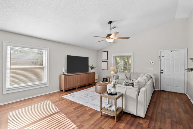 3323 W PINE STREET, Tampa, FL 33607