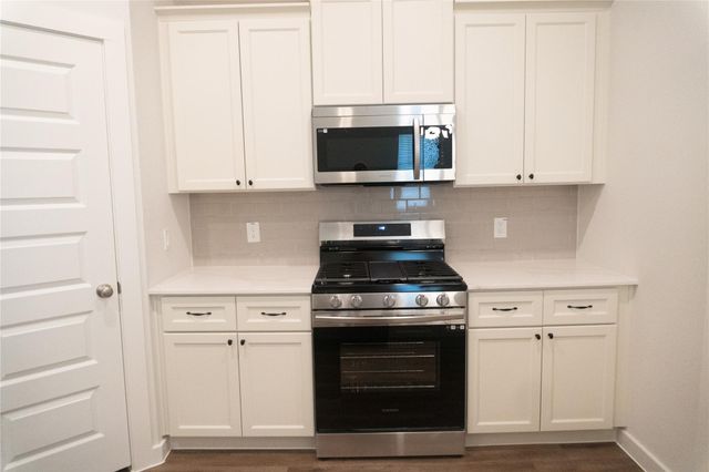 85 Road 51030, Cleveland, TX 77327
