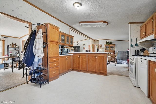 2122 S Pricetown Road, Diamond, OH 44412