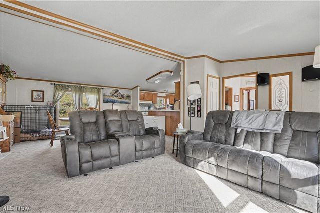 2122 S Pricetown Road, Diamond, OH 44412