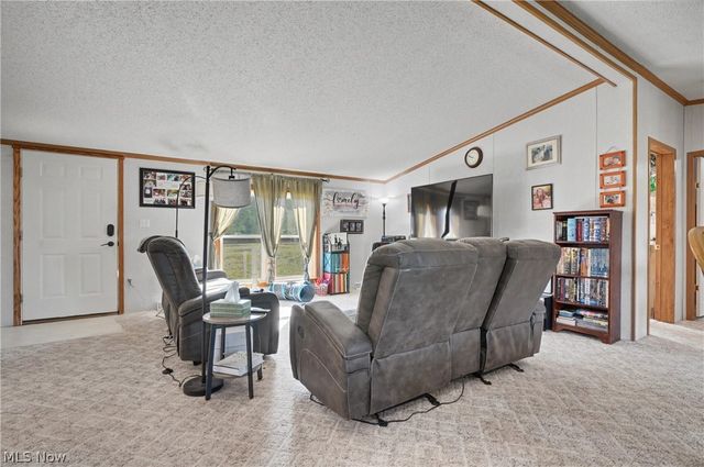 2122 S Pricetown Road, Diamond, OH 44412