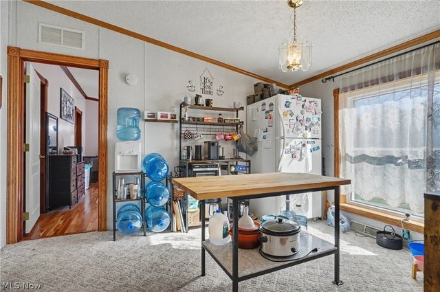 2122 S Pricetown Road, Diamond, OH 44412