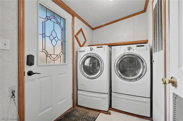 2122 S Pricetown Road, Diamond, OH 44412