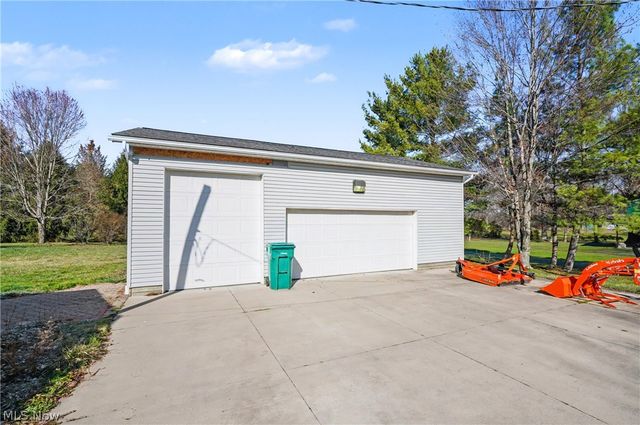 2122 S Pricetown Road, Diamond, OH 44412