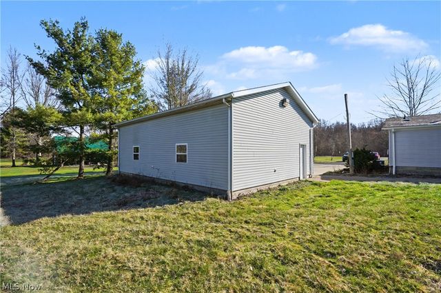 2122 S Pricetown Road, Diamond, OH 44412