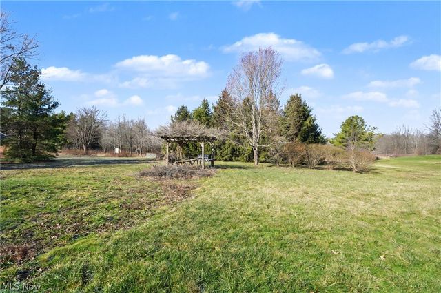 2122 S Pricetown Road, Diamond, OH 44412