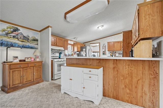 2122 S Pricetown Road, Diamond, OH 44412