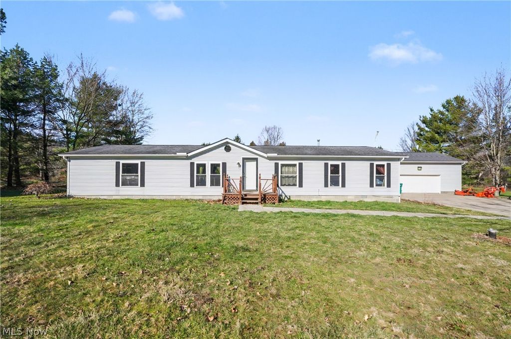 2122 S Pricetown Road, Diamond, OH 44412