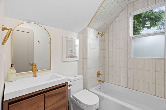 641 5th Street NE, Minneapolis, MN 55413