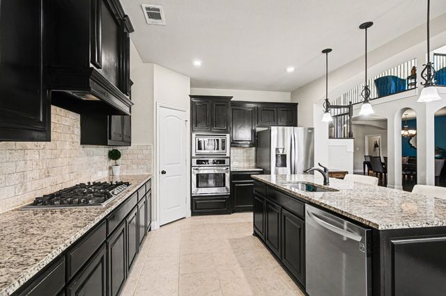 225 Hawks Ridge Trail, Burleson, TX 76028